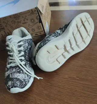 Sneakers sportive taglia 38.5