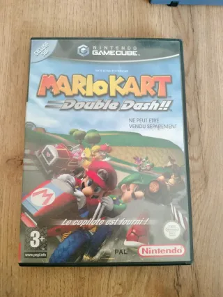 Nintendo GameCube + 2 mandos + Mario Kart