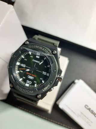Orologio Casio WR100M Illuminator Verde Nero