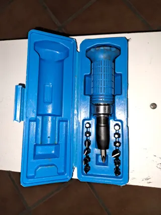 Llave dinamométrica y destornillador de impacto