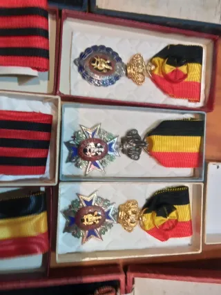 Lote de  8 condecoraciones belgas