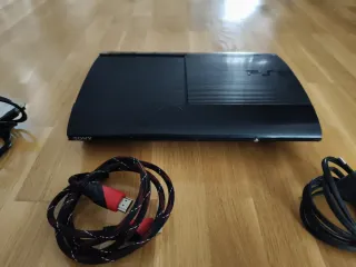 PS3 Super Slim 500GB + Mando + Juegos FIFA