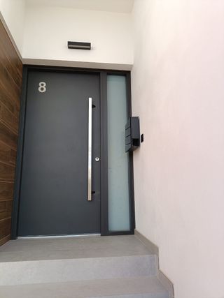 Puerta de entrada Strugal