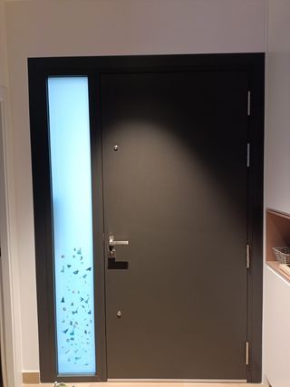 Puerta de entrada Strugal