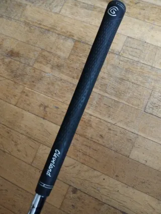 Hierro 9 Cleveland Tour Action vara acero regular