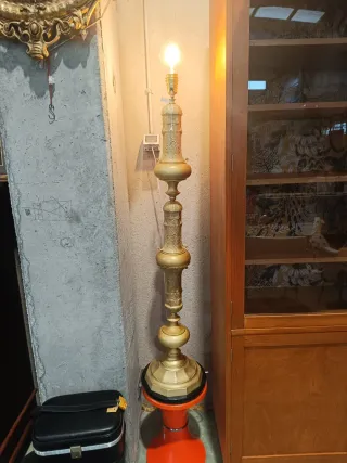 Lámpara de pie estilo francés