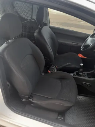 Peugeot 206+ comercial año 2010 solo 69.000kms!!