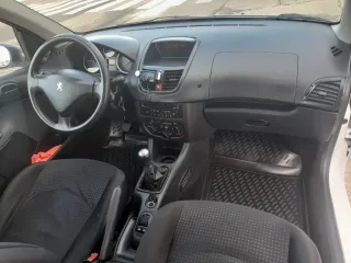 Peugeot 206+ comercial año 2010 solo 69.000kms!!