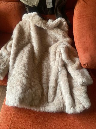 Chaqueta larga pelo beige talla 42