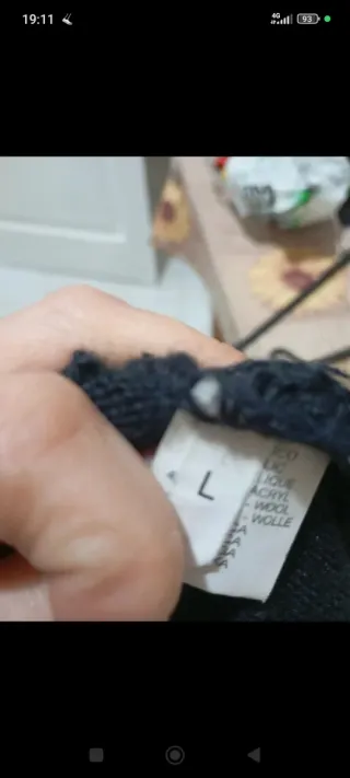 Maglione particolare nero L ma veste una M