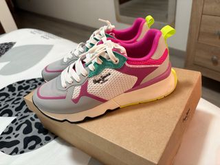 Zapatillas Pepe Jeans grises, verdes, rosas y amar