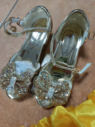 Disfraz Bella con Zapatos y Corona