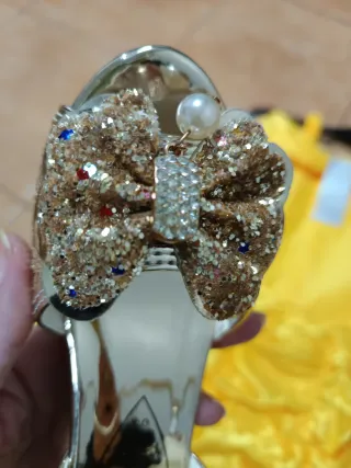 Disfraz Bella con Zapatos y Corona