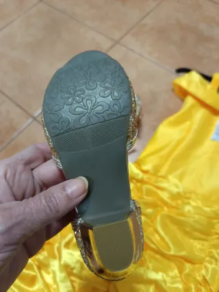 Disfraz Bella con Zapatos y Corona