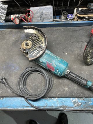 Amoladora Makita GA9050