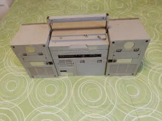 Radio de los 80 Plata y Azul