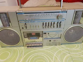Radio de los 80 Plata y Azul