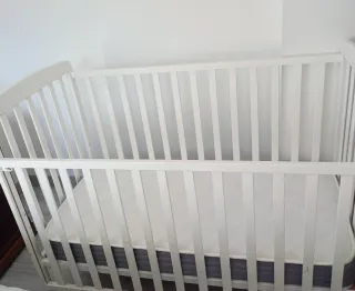 Culla bianca per neonato