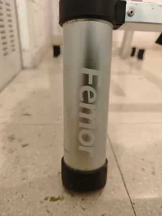 Escalera telescópica de metal