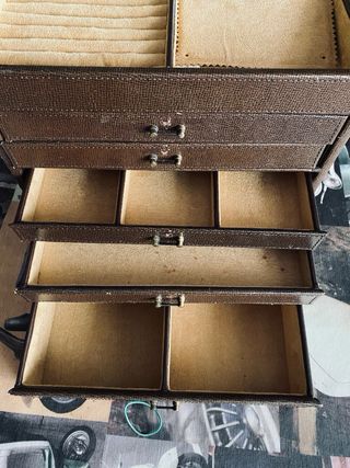 Regalo Joyero marrón 29x29x21cm.