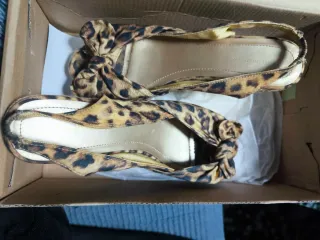Sandalias cuña leopardo T39