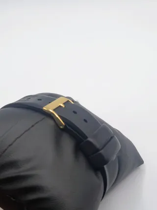 Reloj Guess Dorado y Negro con Cristales