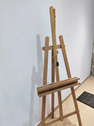 Caballete de madera para pintar