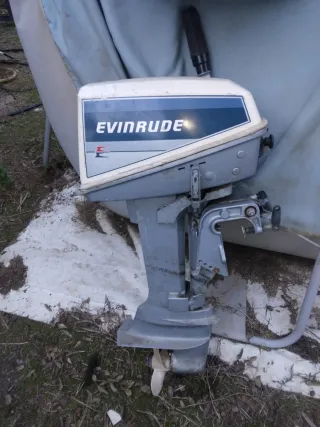 2 motores de Barca con depósito de gasolina