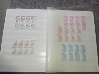 Archivador filatélico Prinz + sellos moçambique