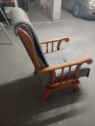 2 Poltrone a Dondolo in Tessuto e Legno