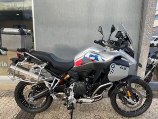 dasMoto vende BMW F900GSA con 820 km (2024)