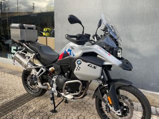 dasMoto vende BMW F900GSA con 820 km (2024)