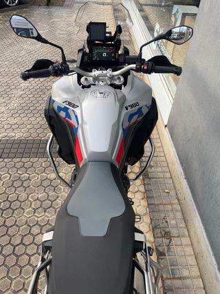 dasMoto vende BMW F900GSA con 820 km (2024)