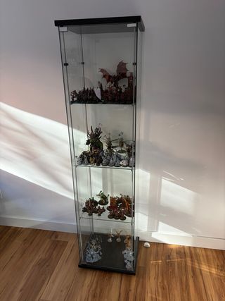 Vitrina Detolf Ikea Negra y Transparente