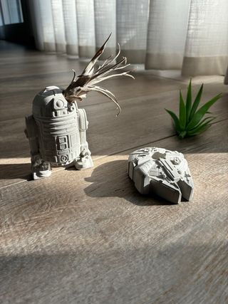 Vasi Air Plant Star Wars R2D2 Millennium Falcon