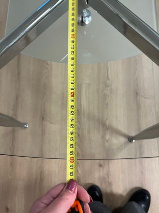 Tavolo in vetro e metallo