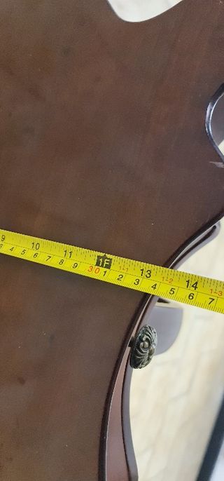 Consola clásica de madera