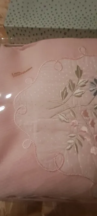 Copriletto matrimoniale ricamato a mano 250x240