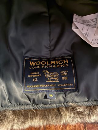 Cappello Woolrich con pelliccia