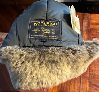 Cappello Woolrich con pelliccia
