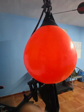 Boya naranja sin usar,boxeo.