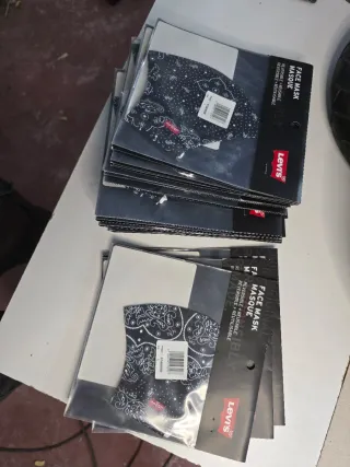 24 Mascarillas Levi's Reutilizables