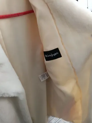 Chaquetón sintético color marfil