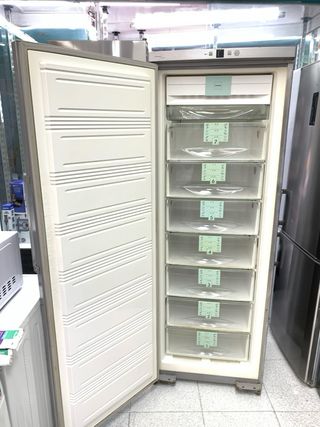 Congelador Vertical 1.85m con garantia