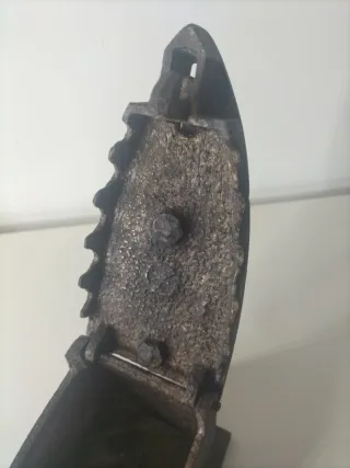 Plancha antigua de hierro fundido