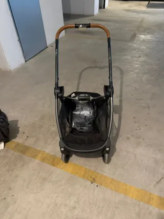 Cochecito de bebé gris