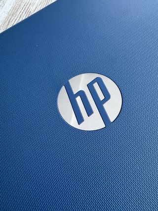 HP Laptop 15-da0004ns – Disco duro nuevo + malet