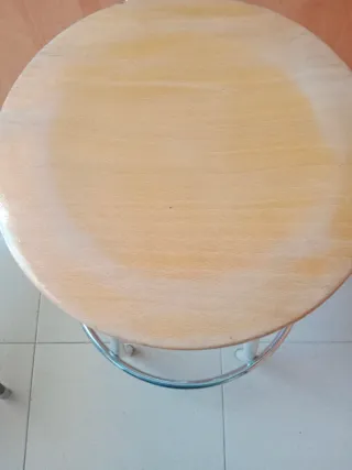 Taburete de laboratorio madera y metal