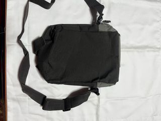 Borsa a tracolla uomo nero e grigio