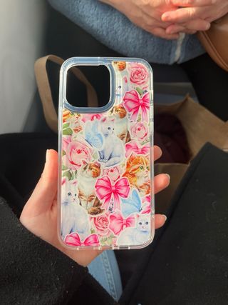 Funda iPhone 14 Pro Max Gatos y Flores